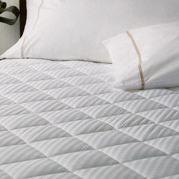 mattress_pad_with_100_non_woven_cloth_top_and_quilting_pattern